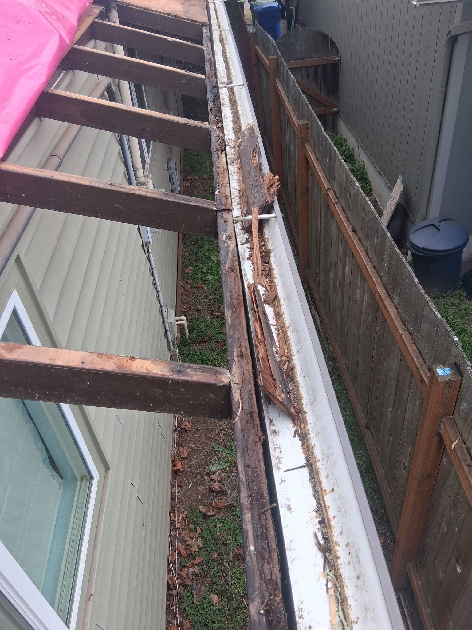 Gallery photos for Full Roof Replacement With Rotten Decking and Structural Repairs: Image #4