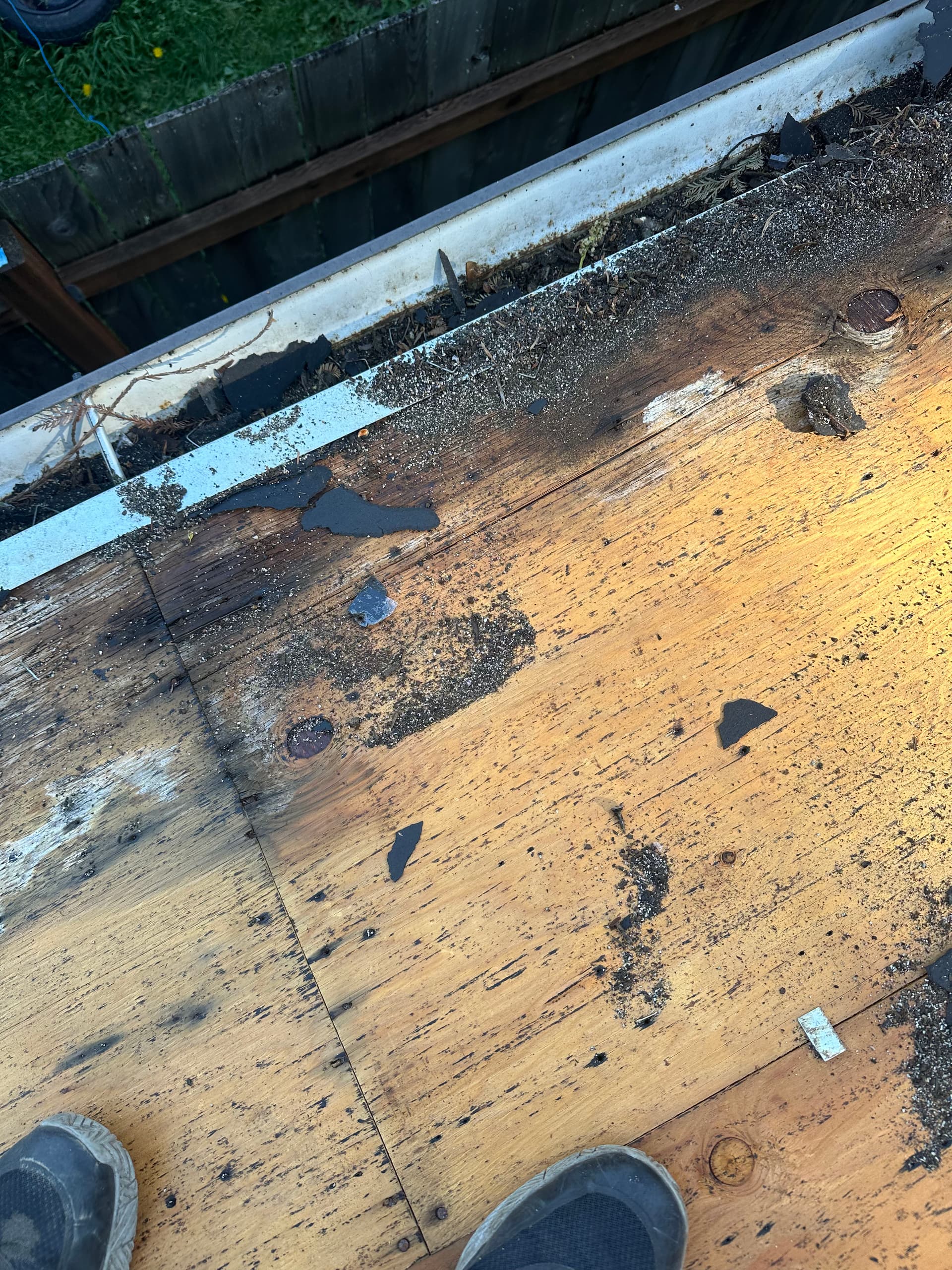 Gallery photos for Full Roof Replacement With Rotten Decking and Structural Repairs: Image #2